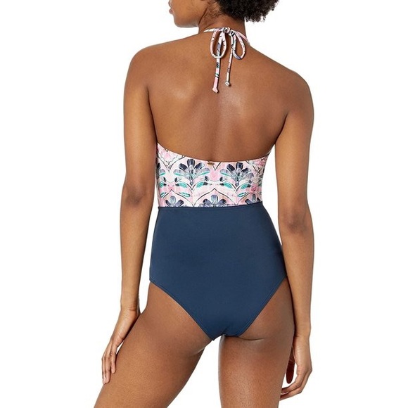 O’Neill one piece swimsuit - Picture 2 of 10